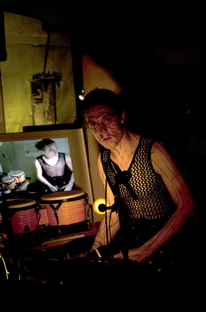Bertil Rehmann Live im Tresorraum für Elektrische Kunst - Foto: Muhammed Krauß